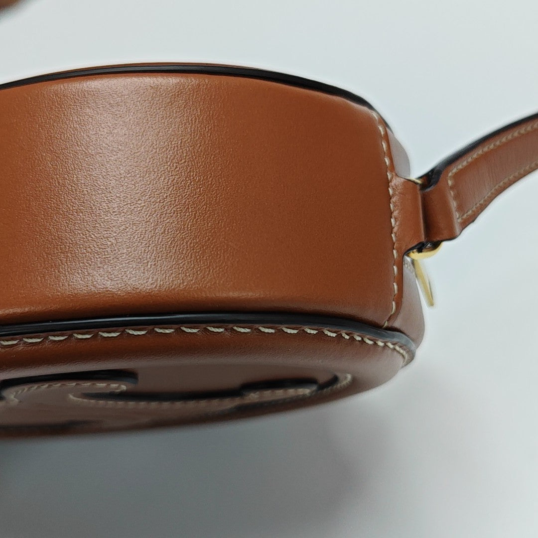TRIOMPHE Small Calfskin Brown