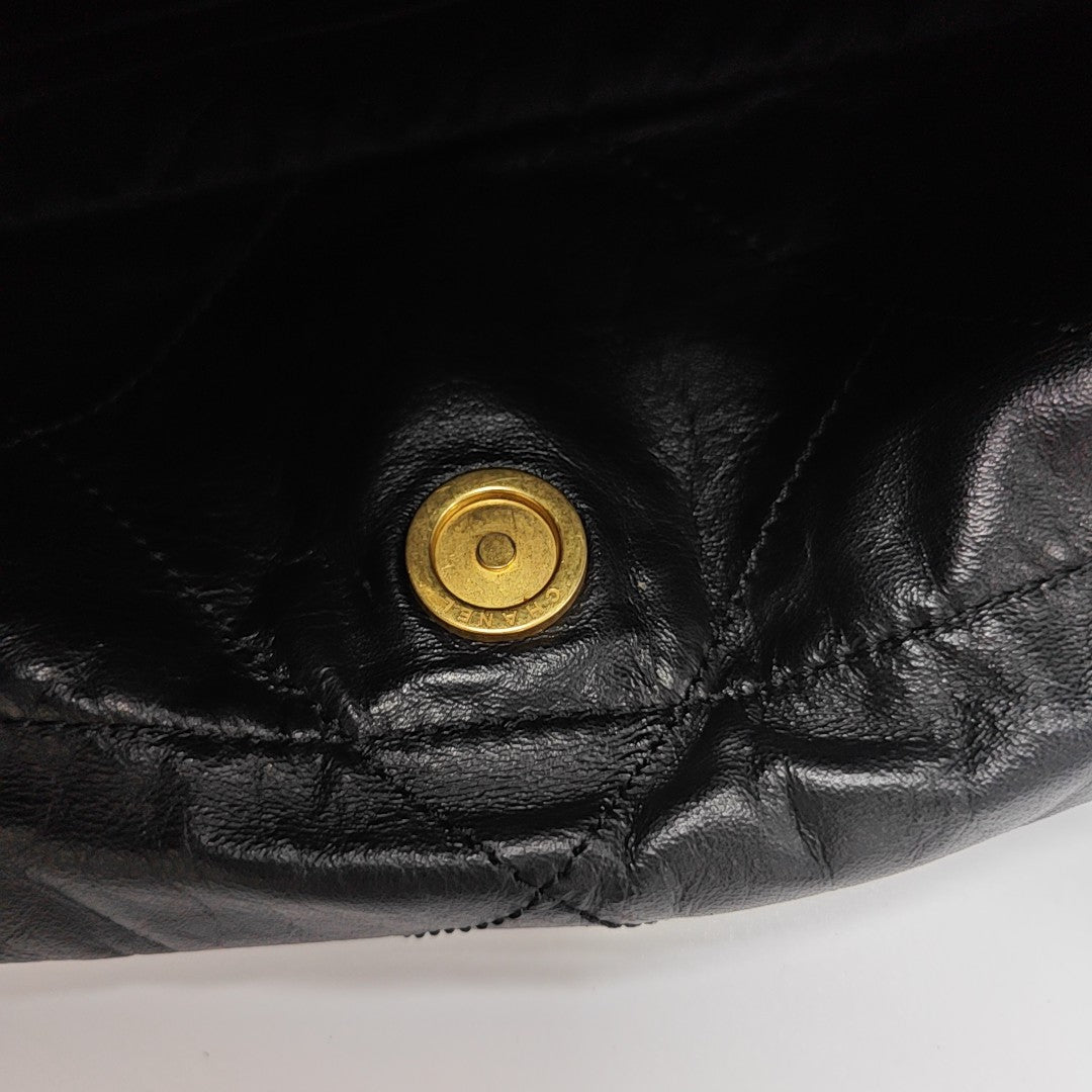 CHANEL 22 Small Quilted Calfskin Black