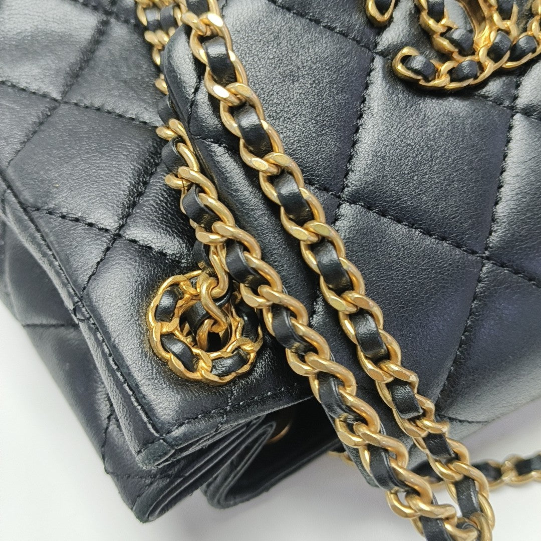 CHANEL 19 Small Quilted Lambskin Black