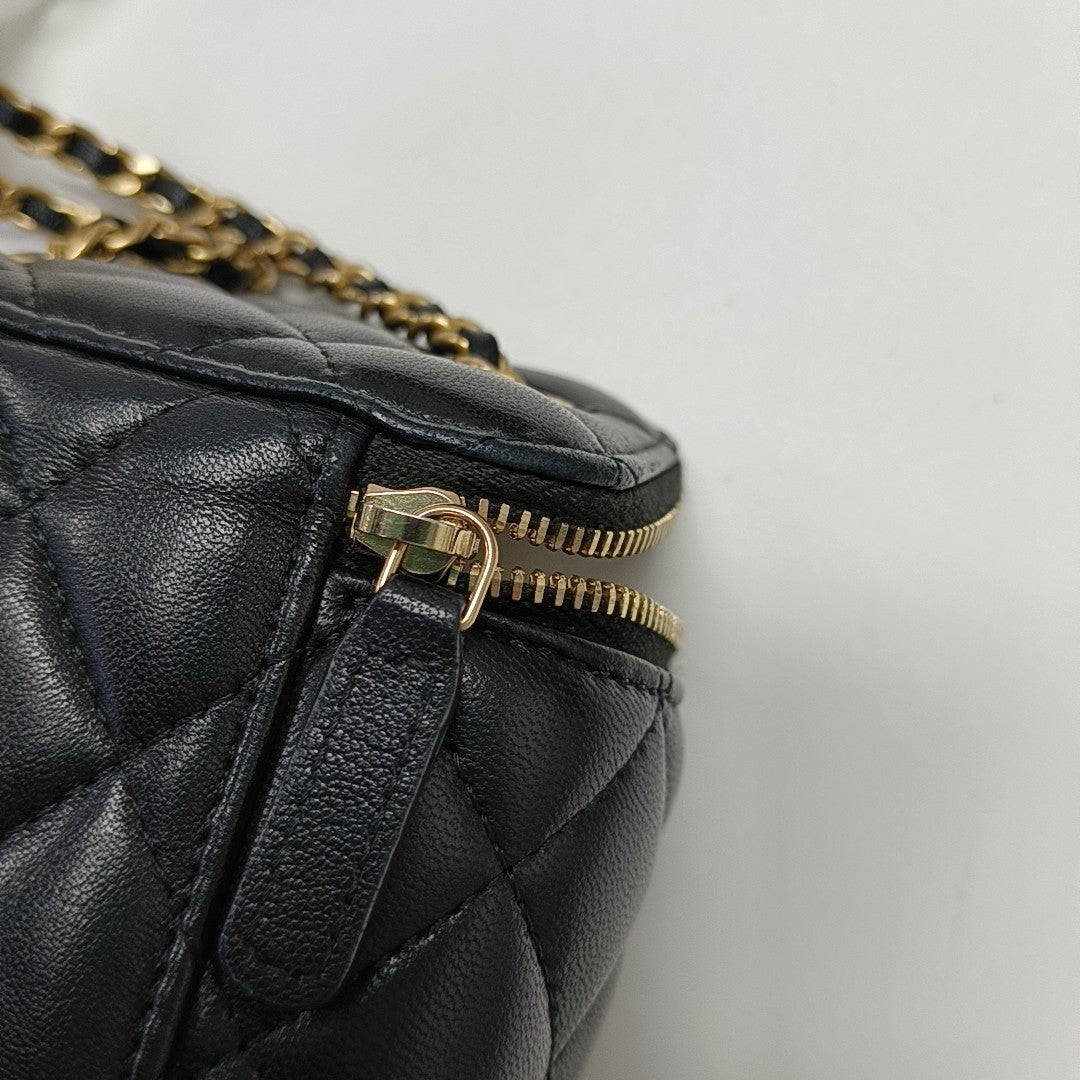VANITY CASE Mini Quilted Lambskin Black
