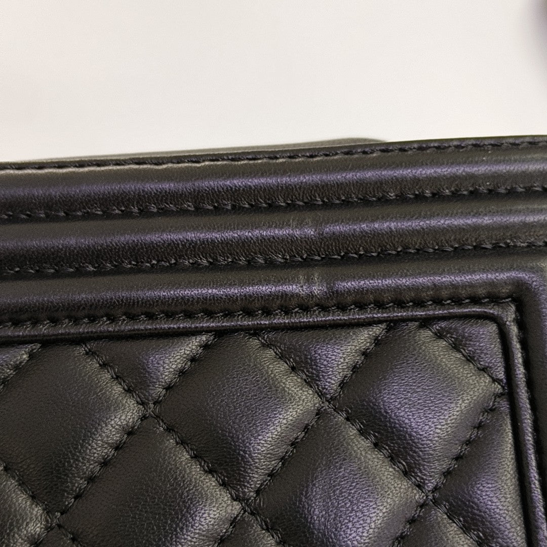 BOY CHANEL Medium Quilted Lambskin Black