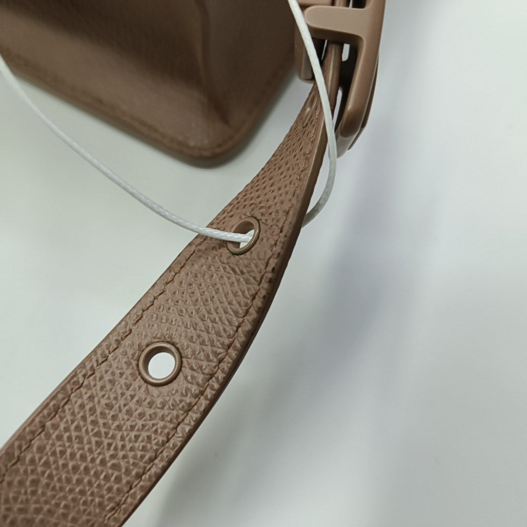 30 Montaigne Medium Calfskin Beige