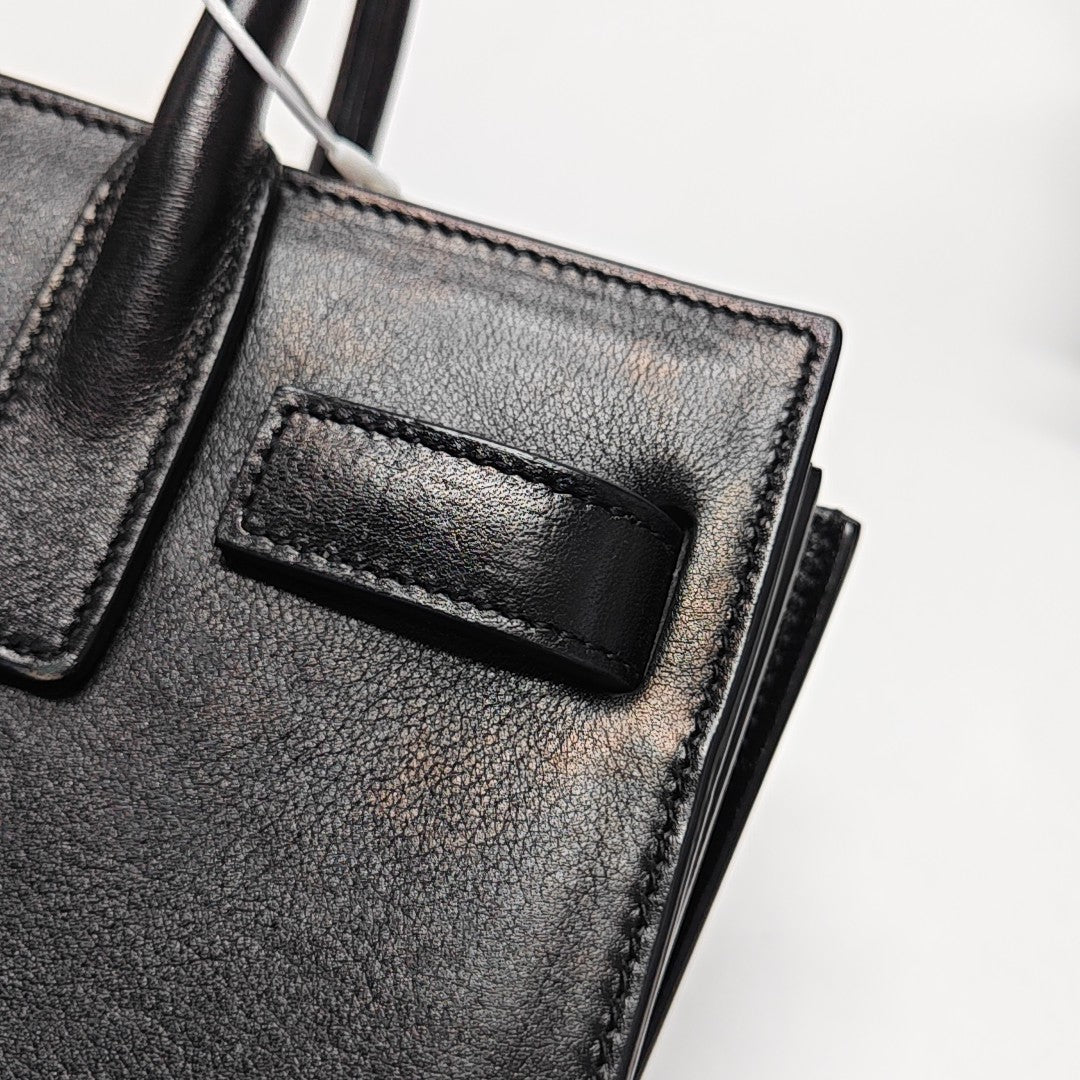 SAC DE JOUR Nano Calfskin Black