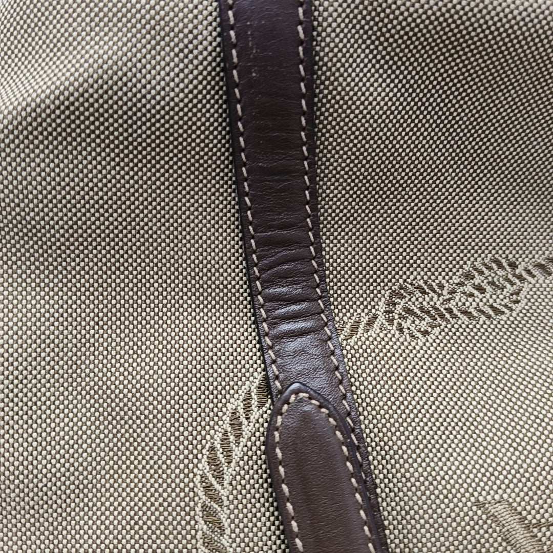 Canvas Brown