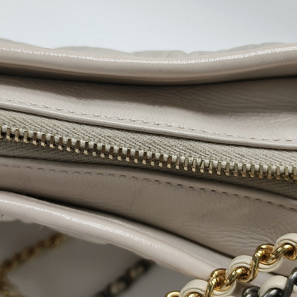 GABRIELLE Small Chevron Calfskin Beige