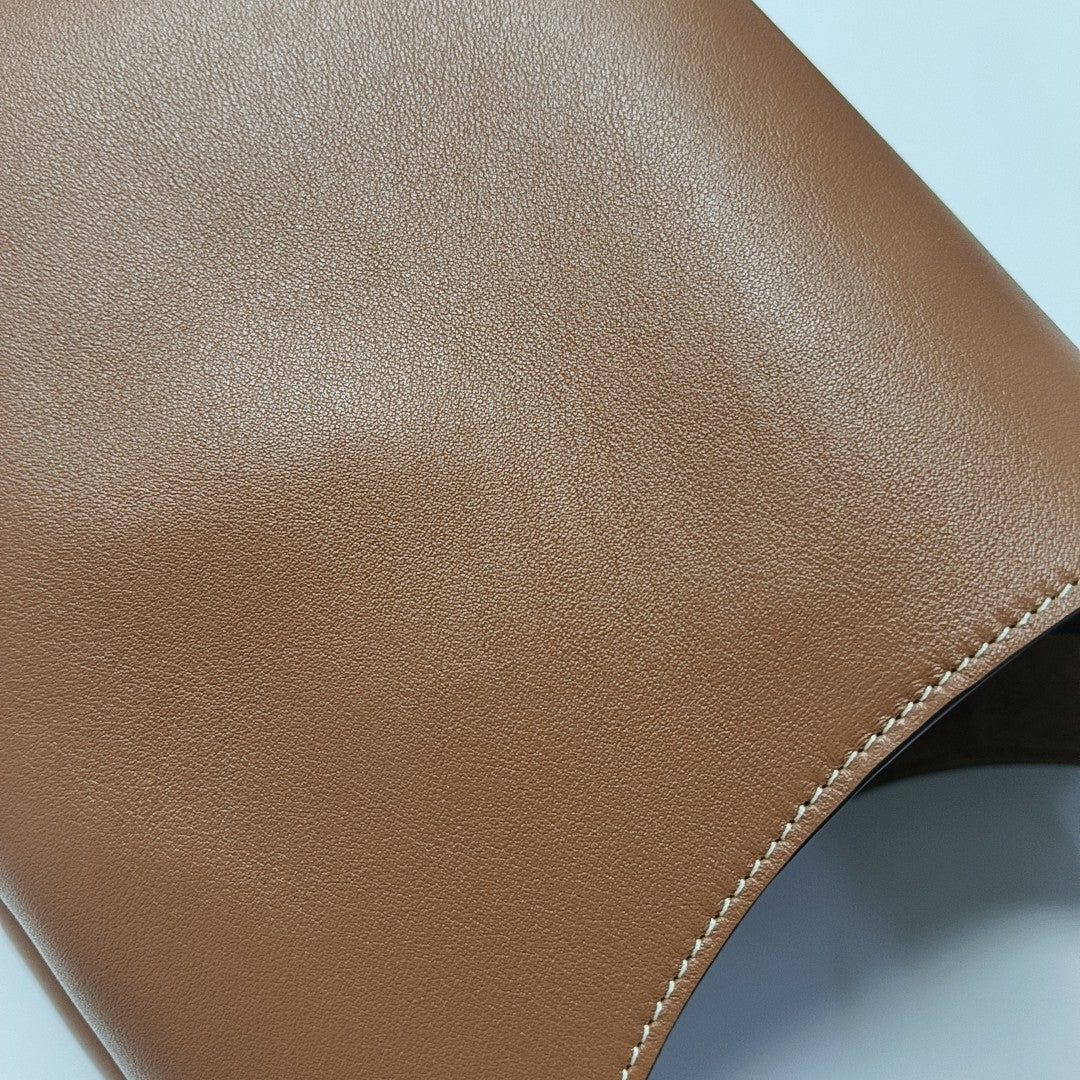 HOBO Small Calfskin Brown