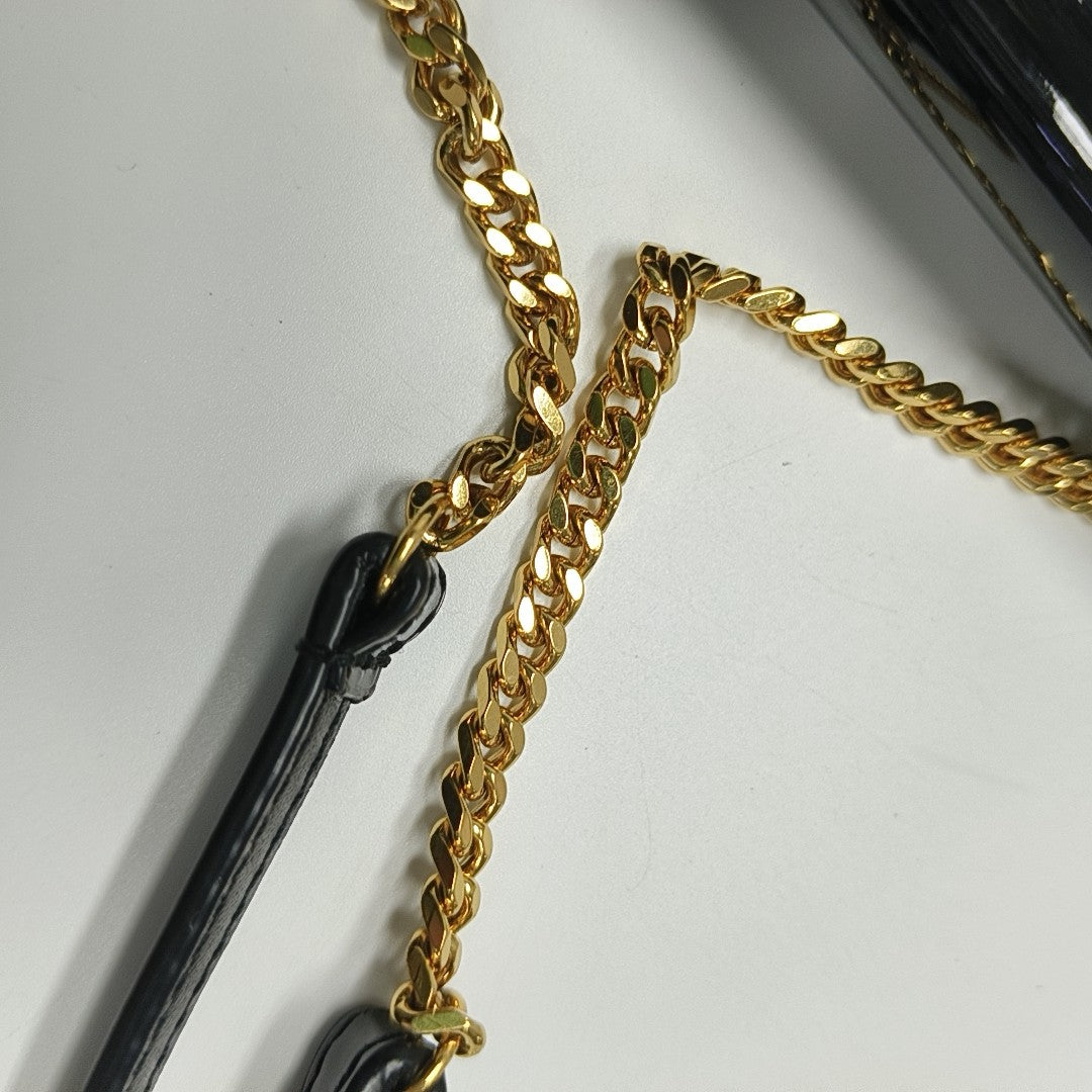 CASSANDRE Patent Leather Black