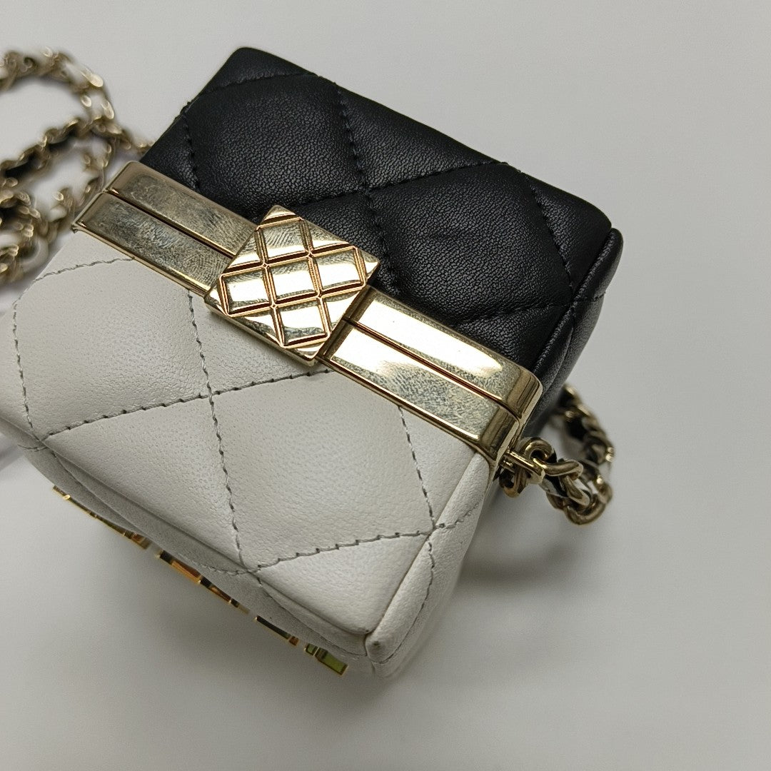 Quilted Lambskin Shoulder Bag Multicolor