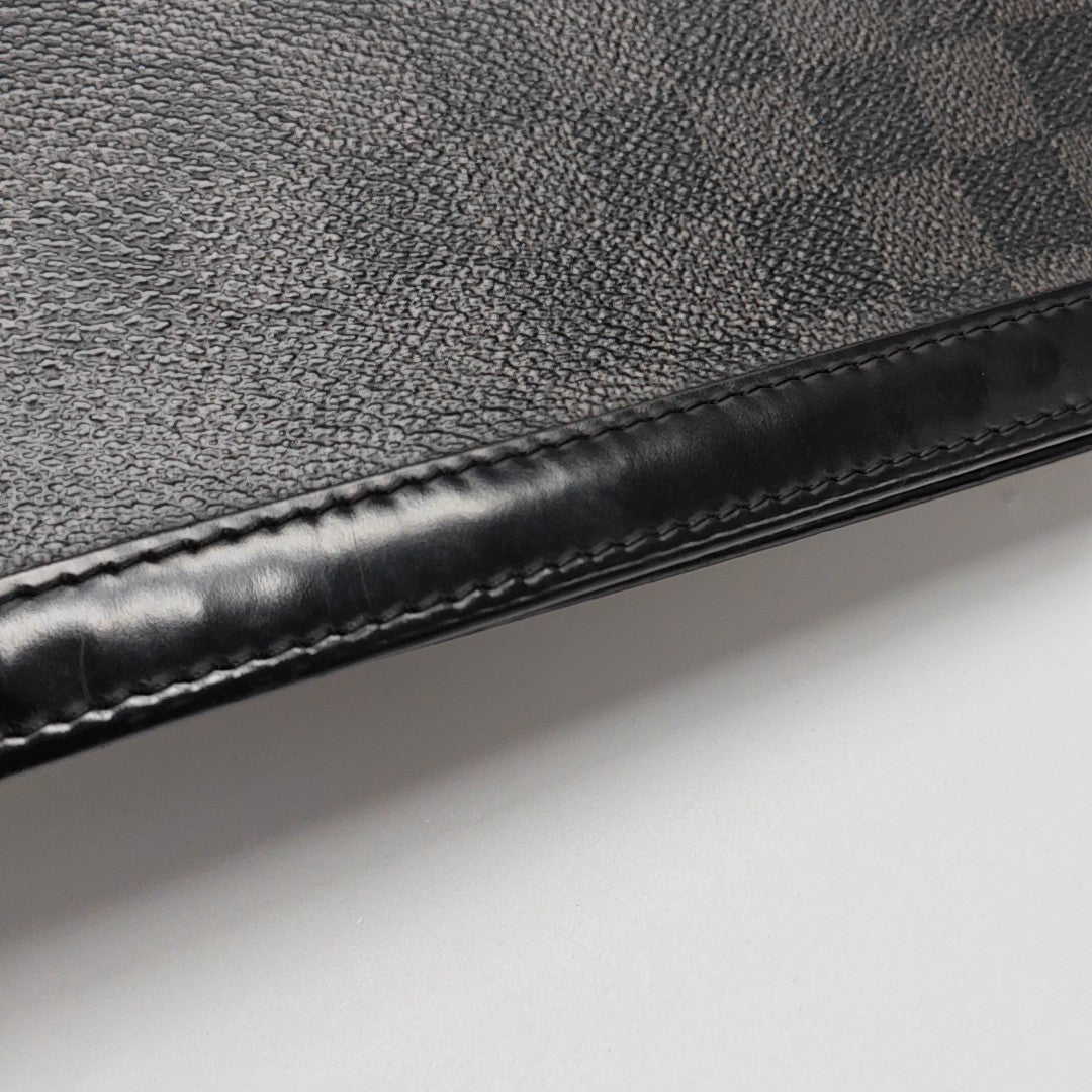 Pochette Voyag MM Damier Graphite Coated Canvas Gray