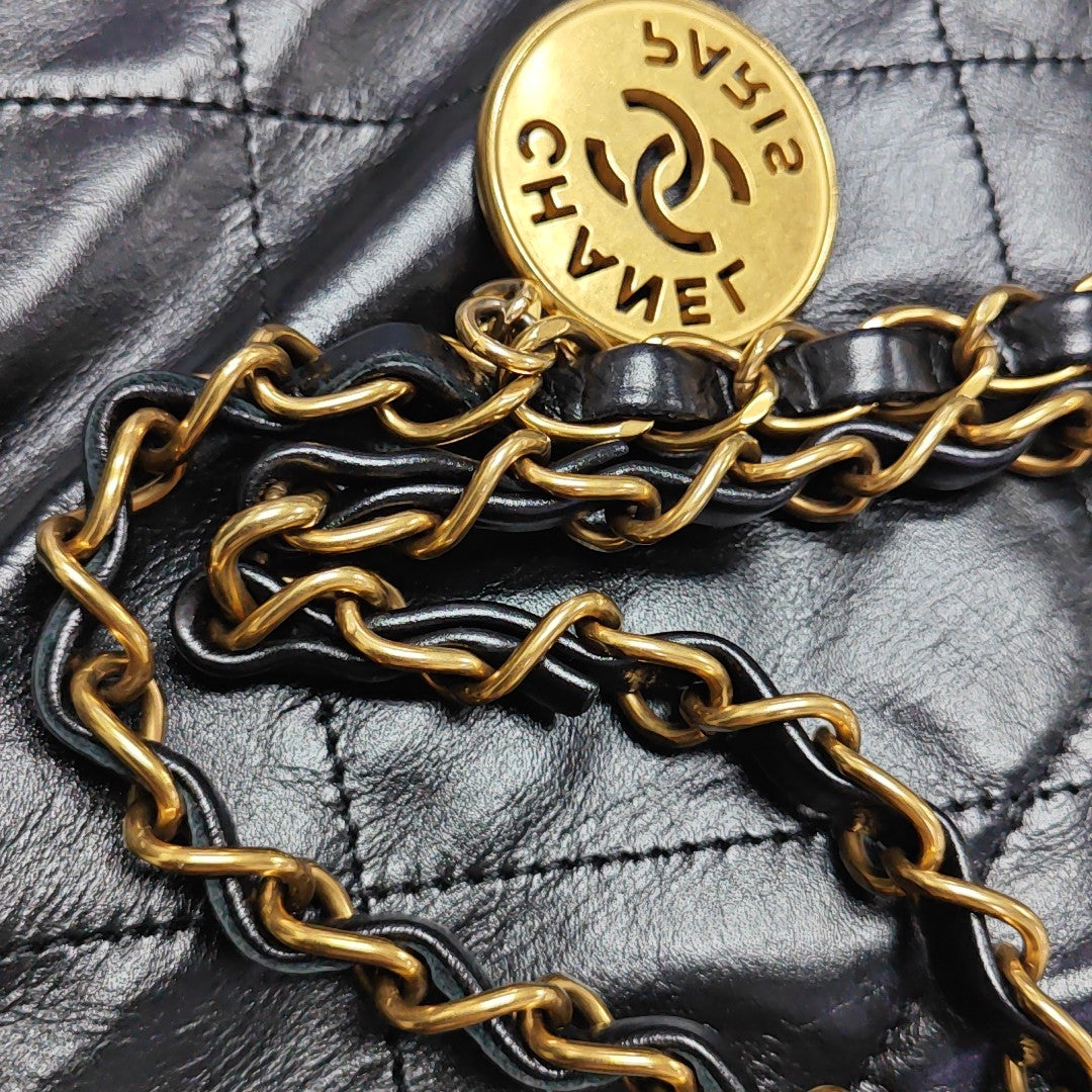 CHANEL 22 Small Quilted Calfskin Black