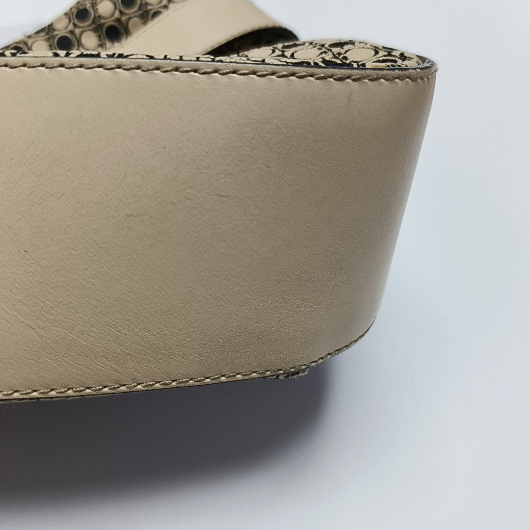 Coated Canvas Black