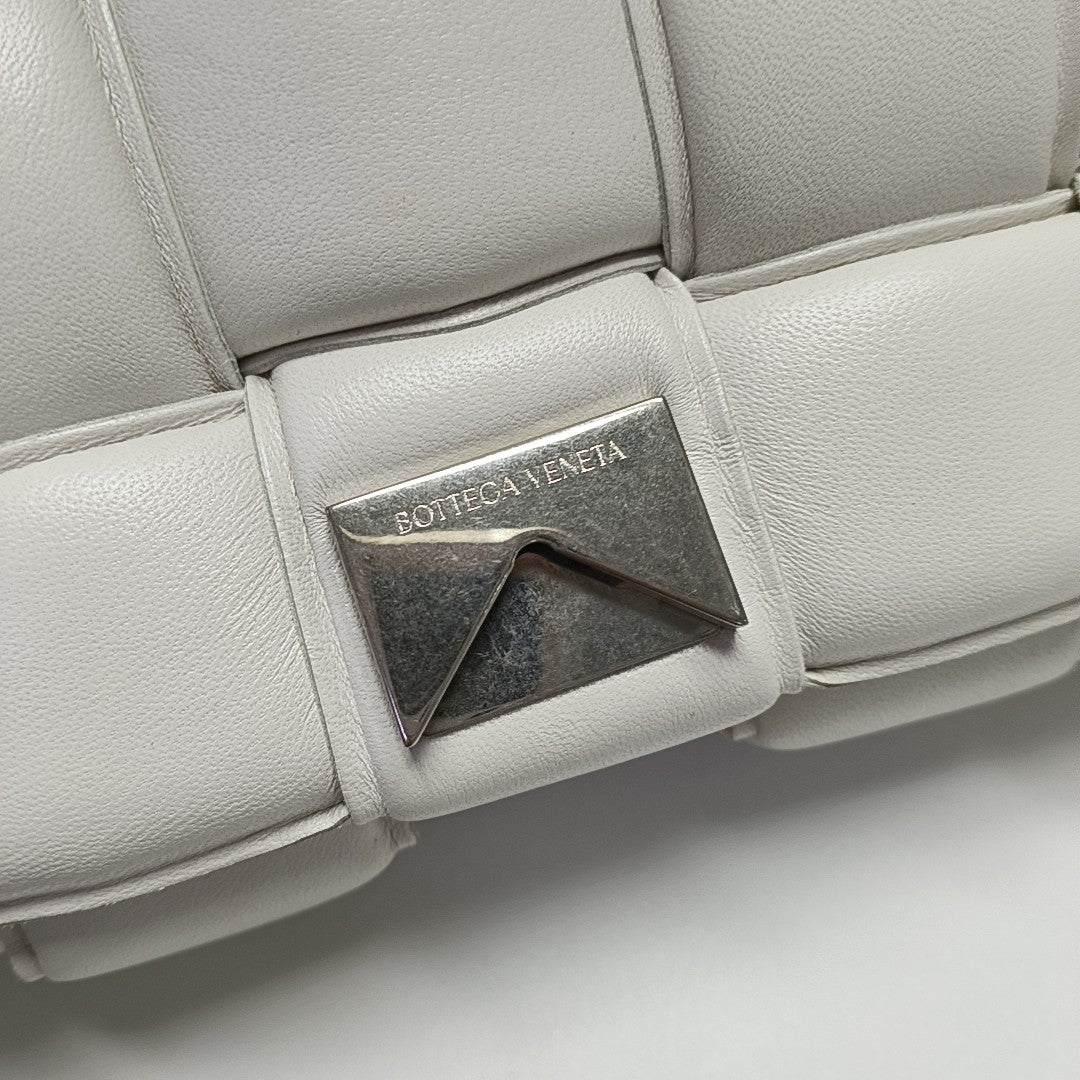 Cassette Medium Lambskin White