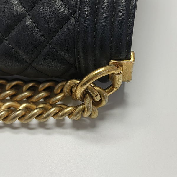 BOY CHANEL Medium Quilted Calfskin Black