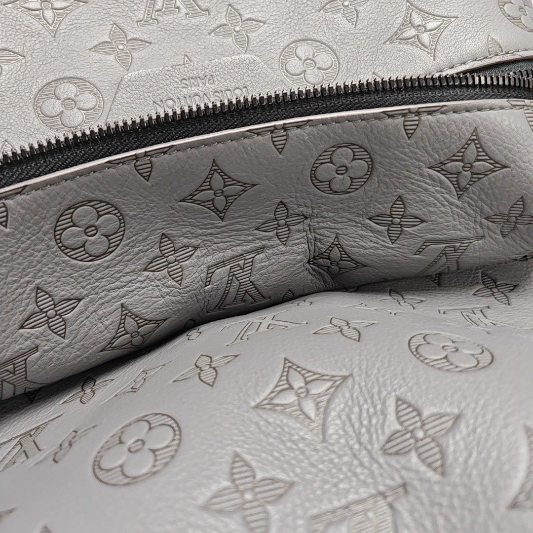DISCOVERY Monogram Calfskin Gray