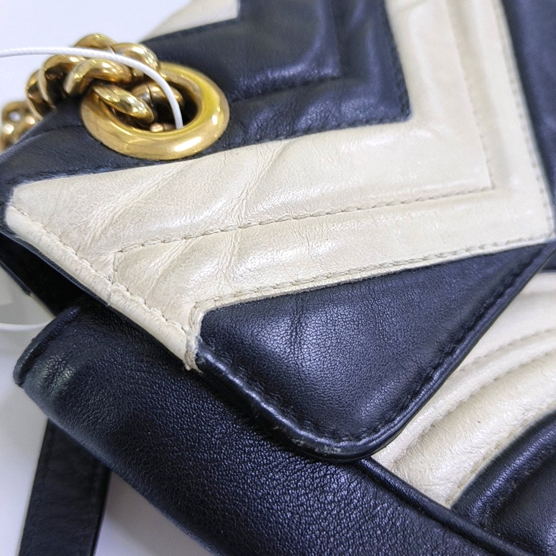 Authenticated pre-owned  GG Marmont Medium Quilted Calfskin Multicolor - Crossbody Bag at Looply