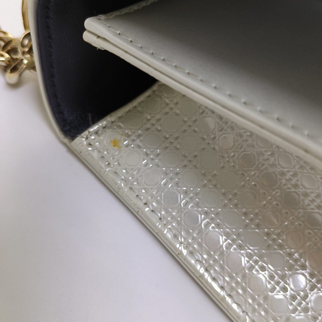 Diorama Small Cannage Calfskin Beige