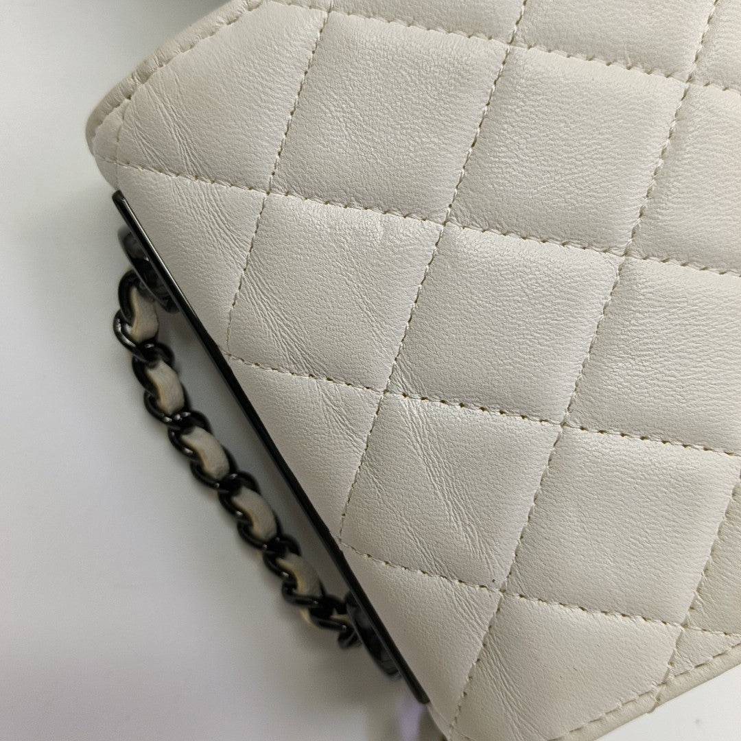 TRENDY CC Mini Quilted Lambskin White