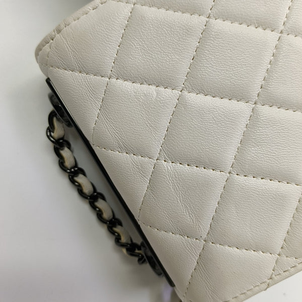 TRENDY CC Mini Quilted Lambskin White