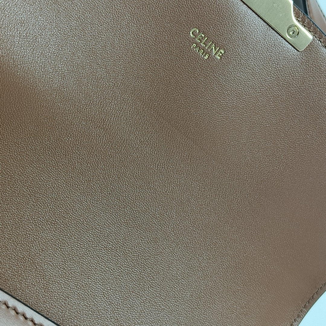 TRIOMPHE Medium Fabric Beige