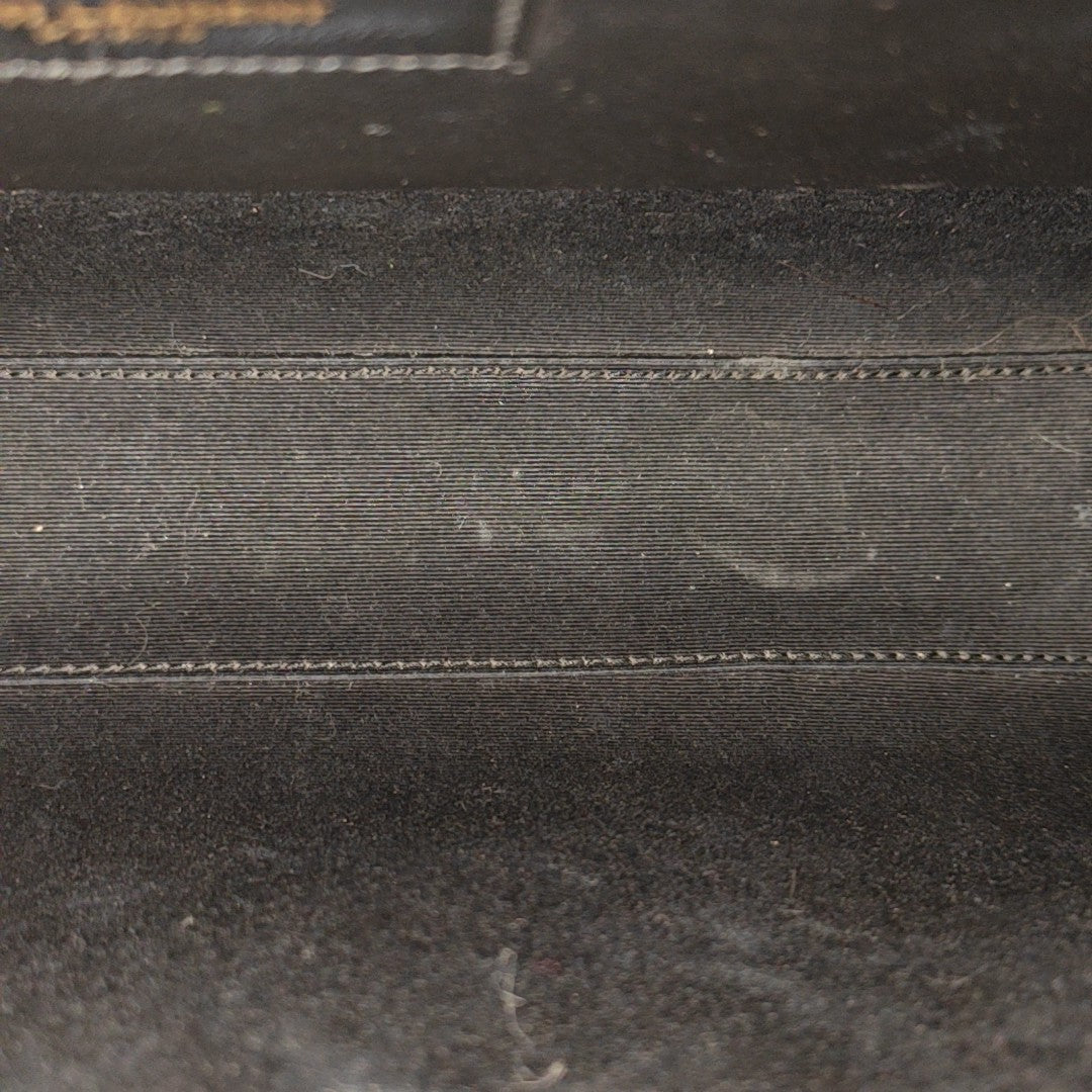 MANHATTAN Medium Calfskin Black
