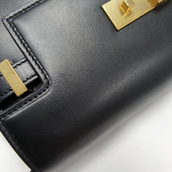 MANHATTAN Small Calfskin Black