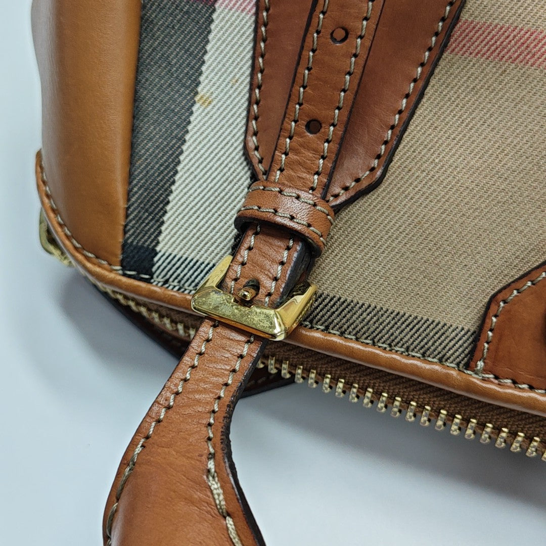 Milverton Canvas Beige