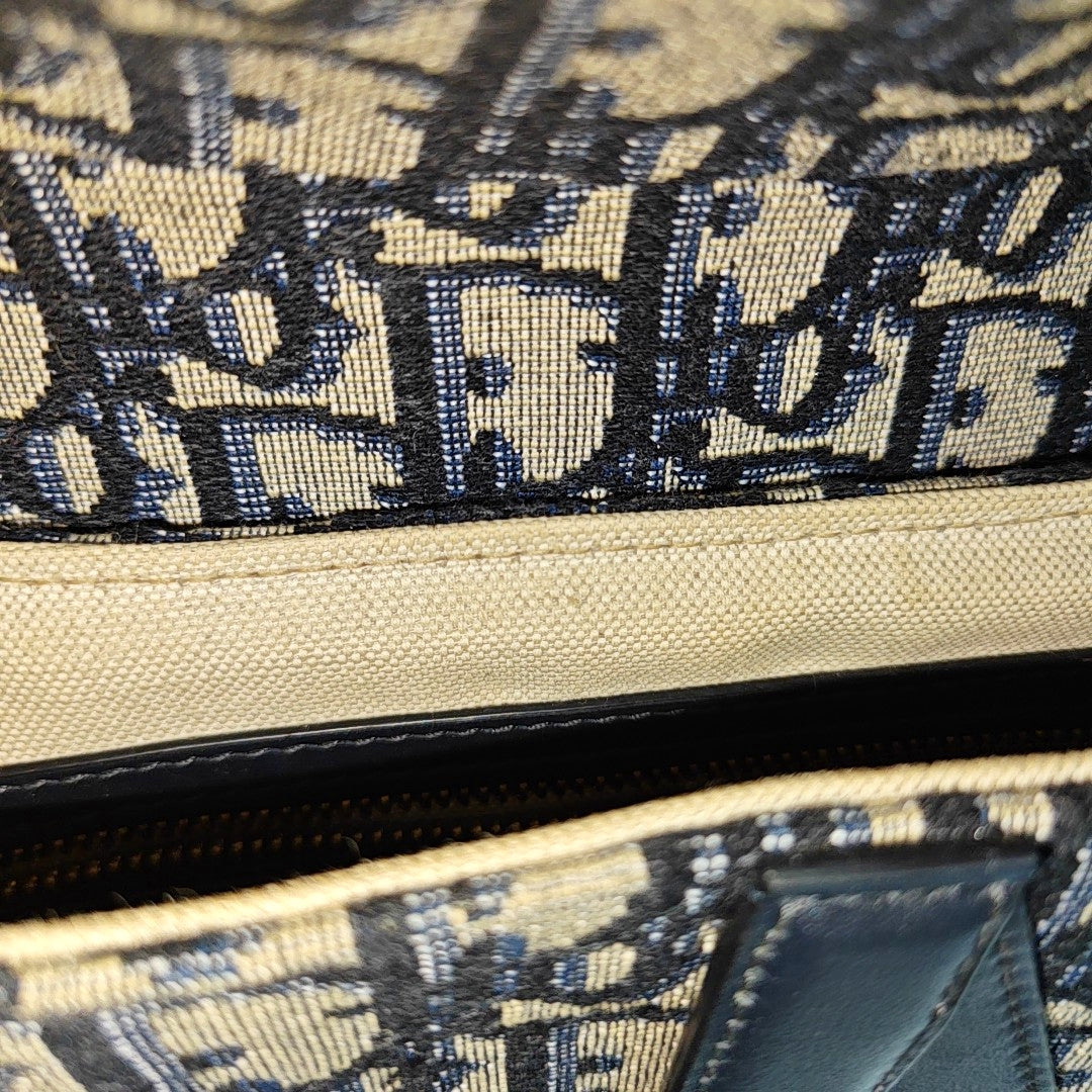 Authenticated pre-owned  Saddle Medium Monogram Canvas Blue - Shoulder Bag at Looply
