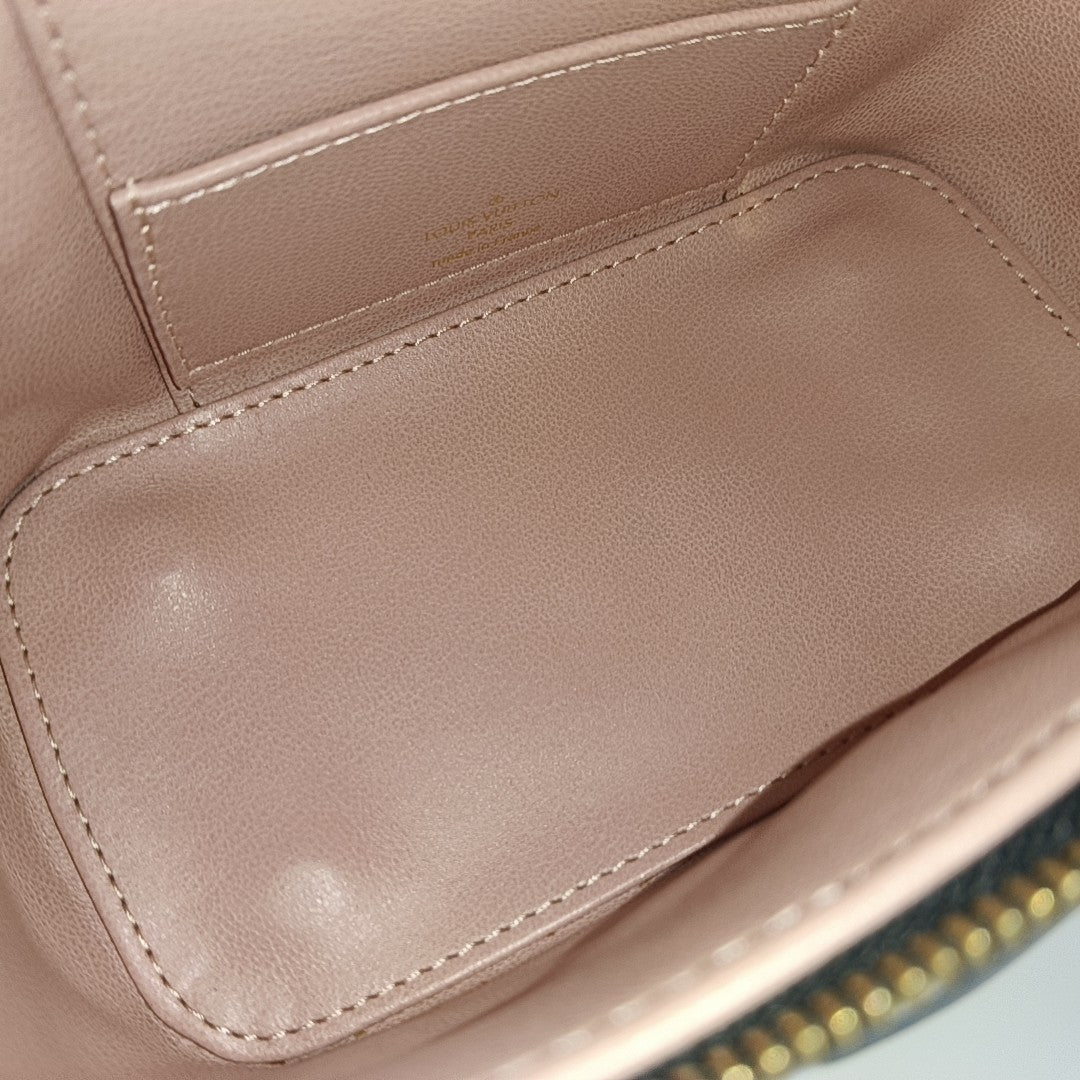 VANITY Monogram Lambskin Black