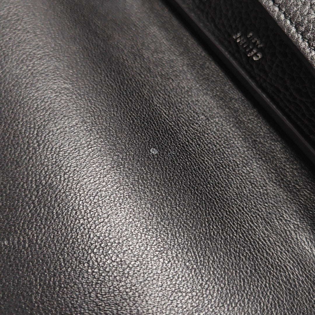 TRAPEZE Small Calfskin Black