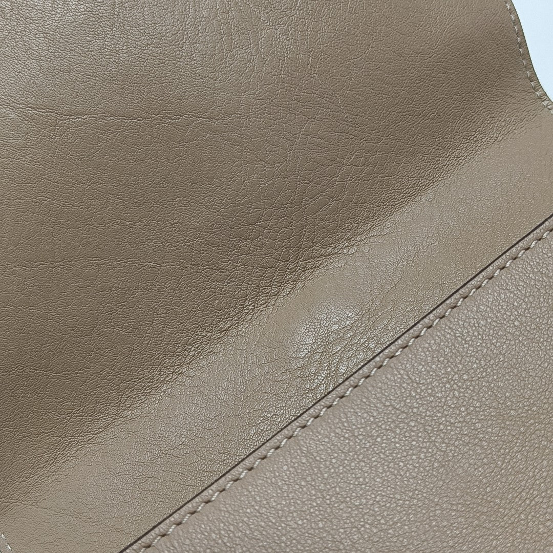 Nile Medium Calfskin Brown