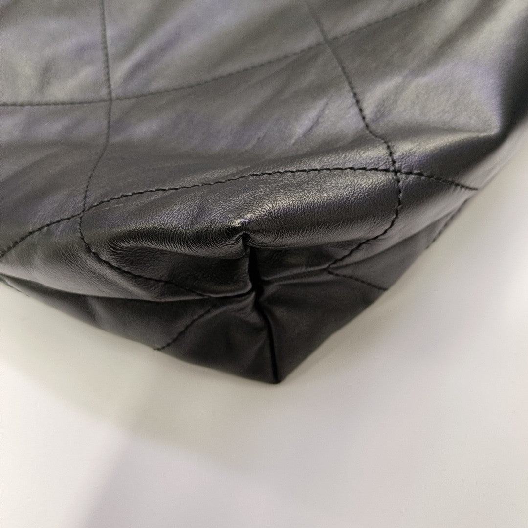 CHANEL 22 Small Quilted Calfskin Black