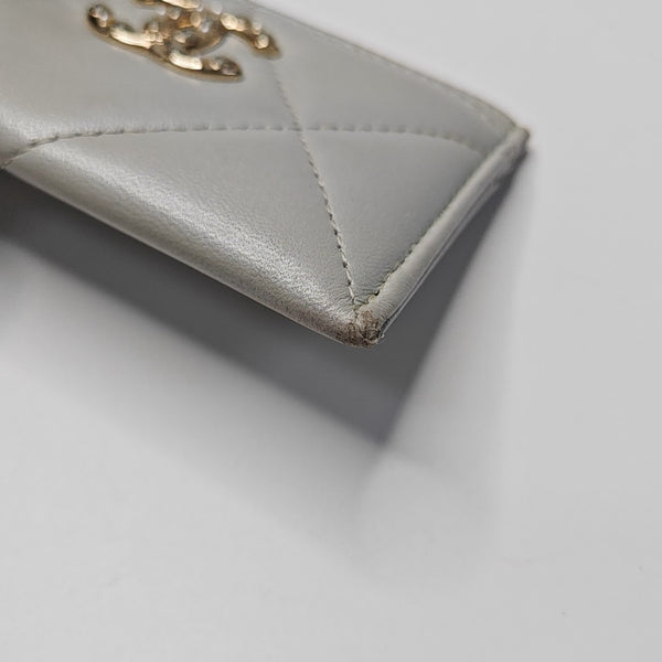 CHANEL 19 Small Quilted Lambskin Gray Wallet