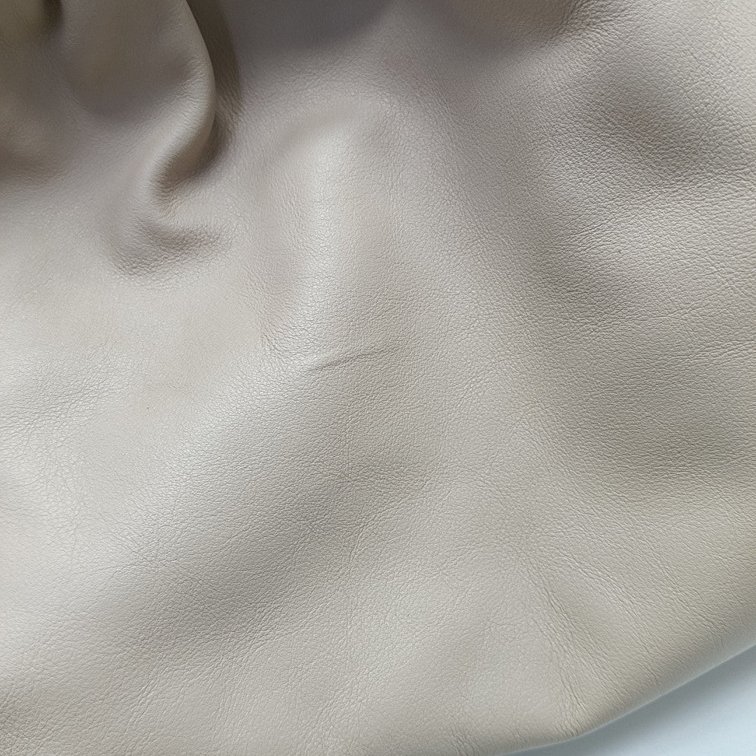 The Pouch Large Calfskin Beige