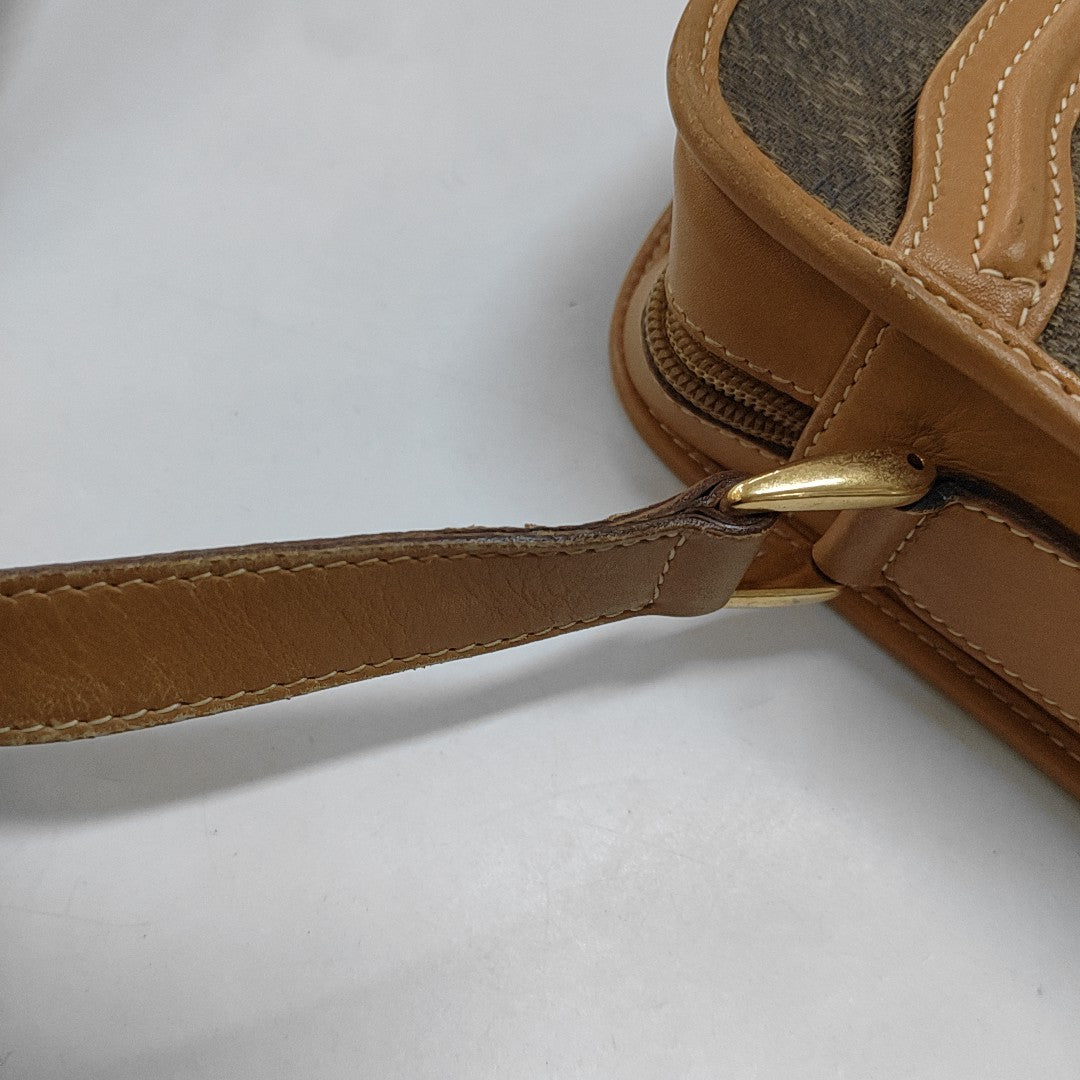 Canvas Brown