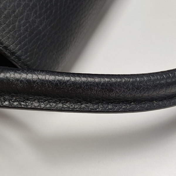 Authenticated pre-owned  CAPUCINES MM Calfskin Black - Shoulder Bag at Looply