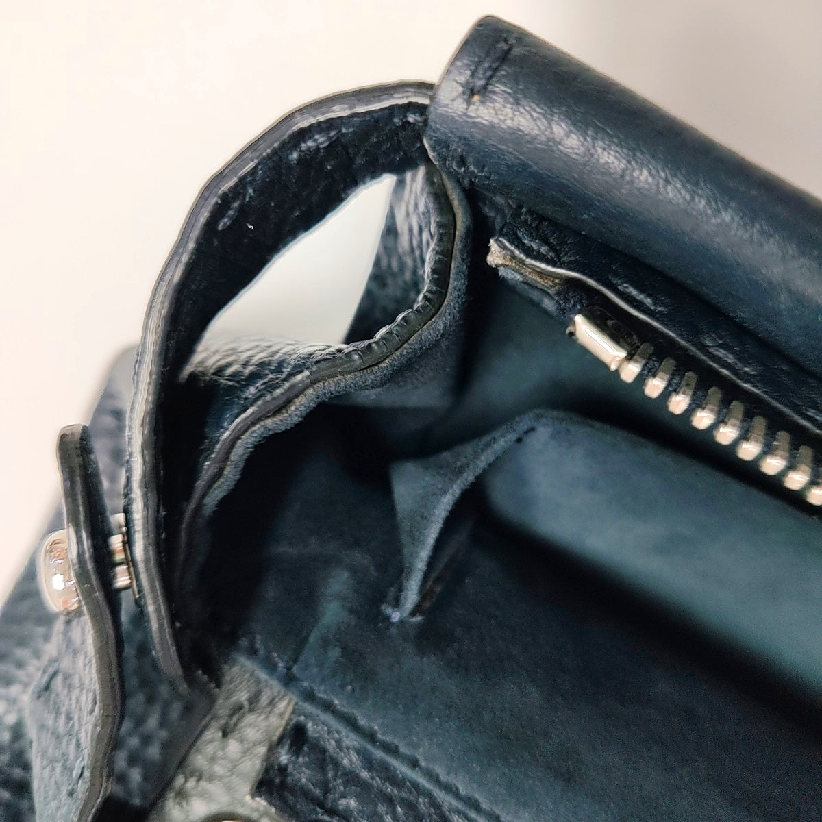 Authenticated pre-owned  Peekaboo Calfskin Blue - Tote Bag at Looply