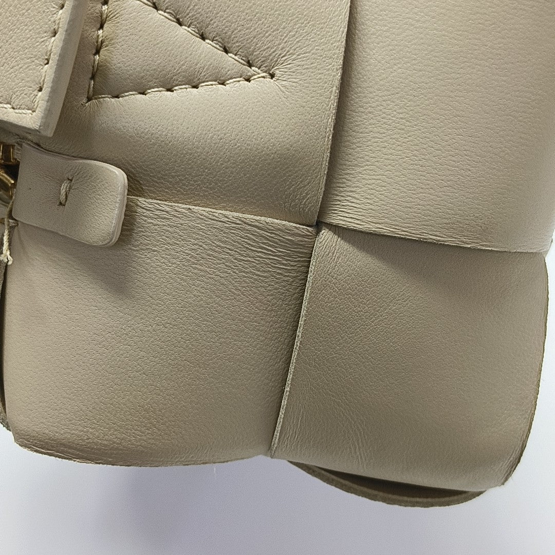 Cassette Small Calfskin Beige