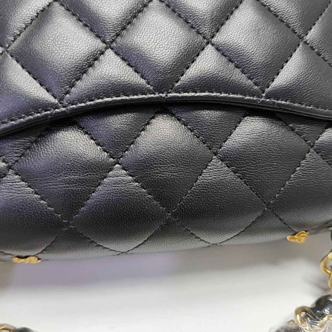 CLASSIC FLAP Mini Quilted Lambskin Black