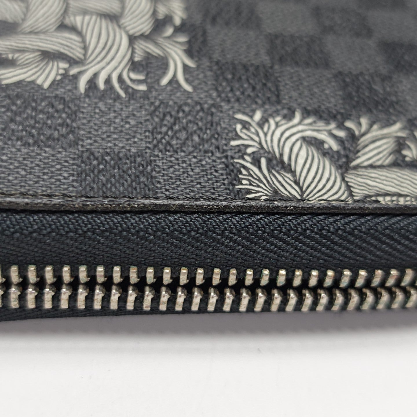 ZIPPY Damier Graphite Coated Canvas Black Wallet