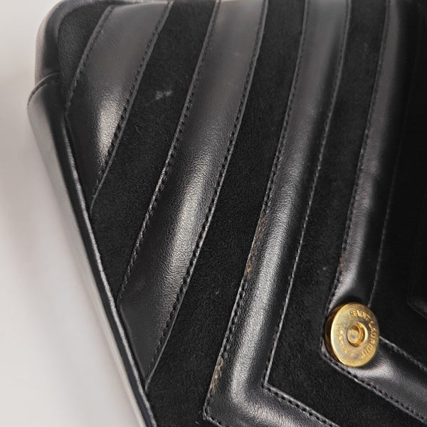 COLLEGE Medium Chevron Lambskin Black