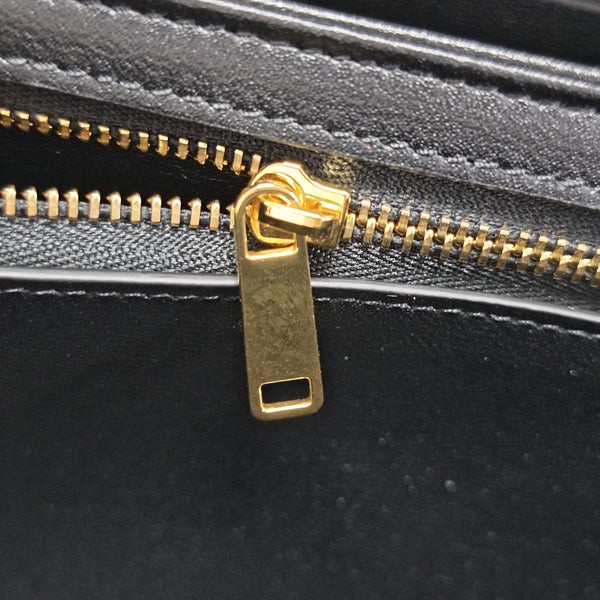 TRIOMPHE Medium Calfskin Black