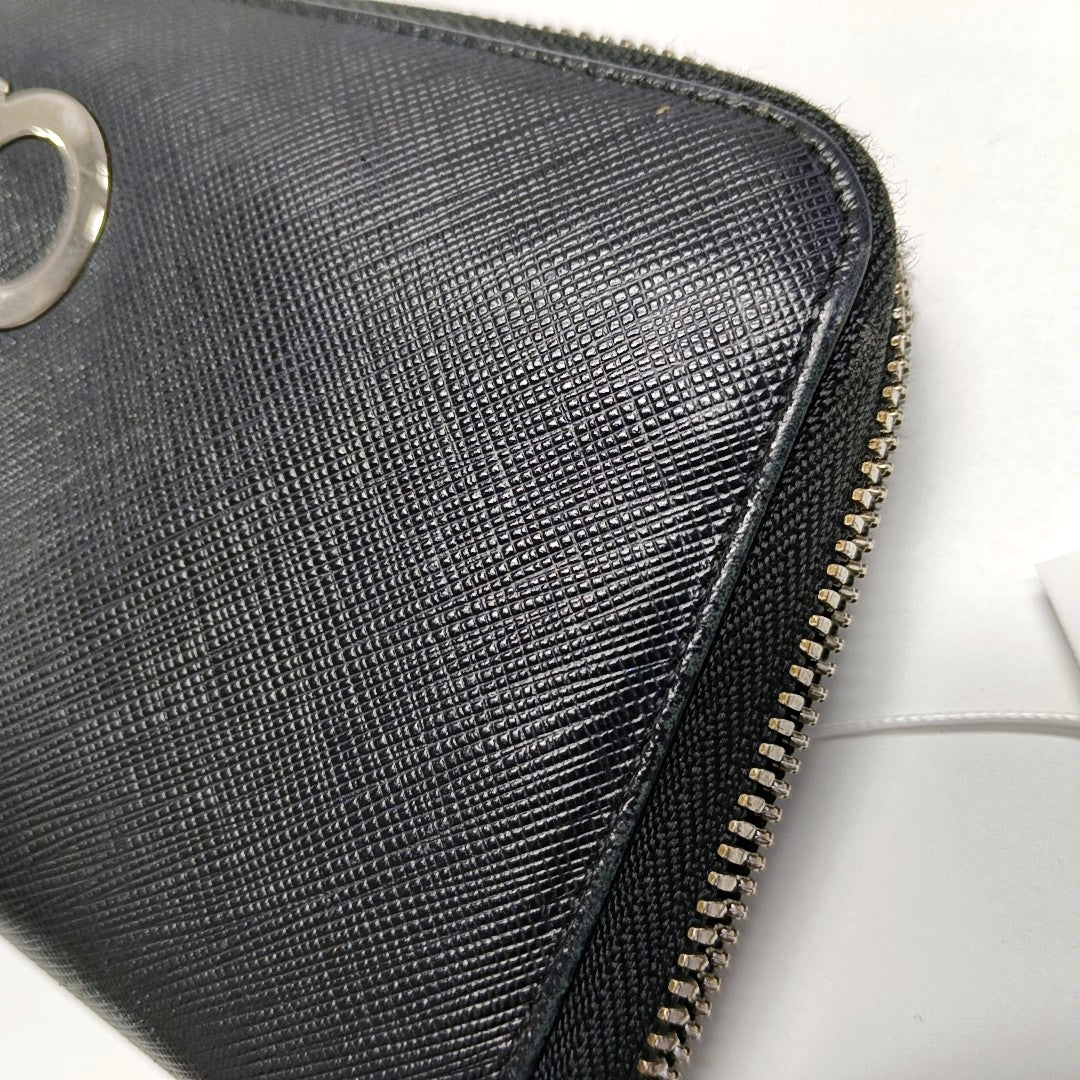 Authenticated pre-owned  Gancini Calfskin Black Wallet - Wallet at Looply