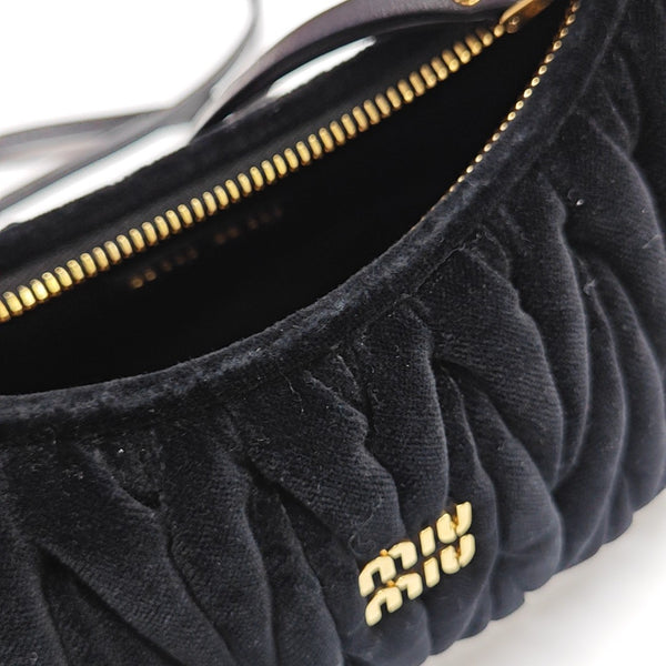 Wander Matelassé Small Quilted Velvet Black