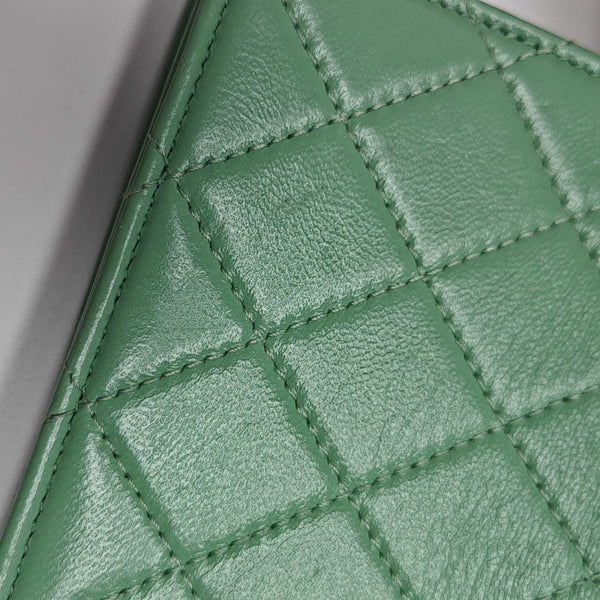 CHANEL 31 Quilted Lambskin Green Wallet