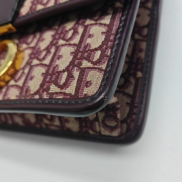 30 Montaigne Oblique Canvas Red