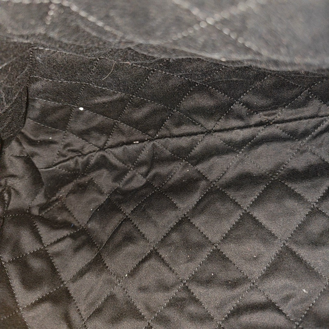 CHANEL 22 Medium Quilted Calfskin Black