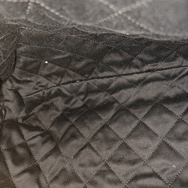 CHANEL 22 Medium Quilted Calfskin Black