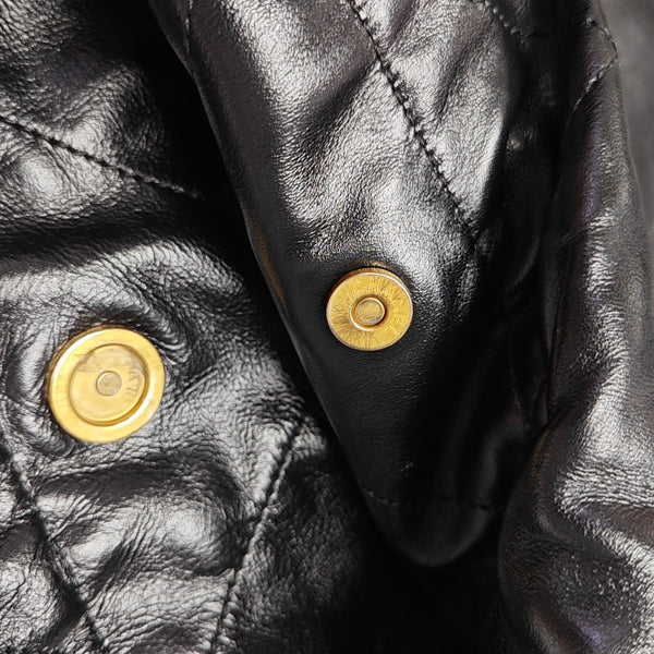 CHANEL 22 Medium Quilted Calfskin Black