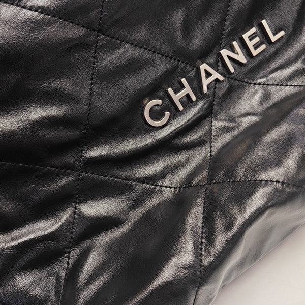 CHANEL 22 Small Quilted Calfskin Black