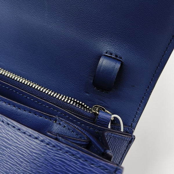 CLASSIC BOX Medium Calfskin Blue